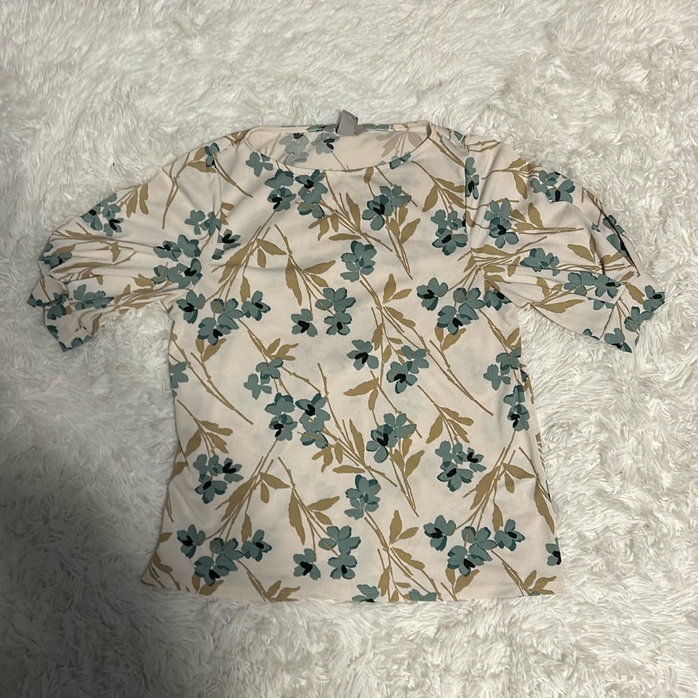 H&M flower top